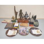 Collection of Lord of the Rings collectables to include examples by Sideshow Collectibles,