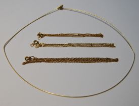 Various 9ct gold necklets, approximately 9g gross.