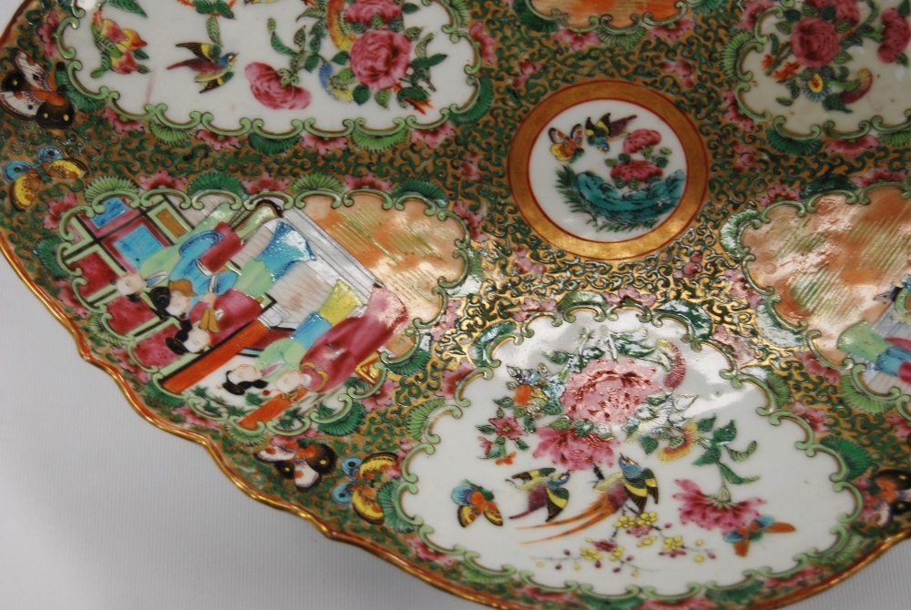 Canton famille rose plate of shaped oval form, Qing Dynasty, late 19th century, decorated with - Image 5 of 6