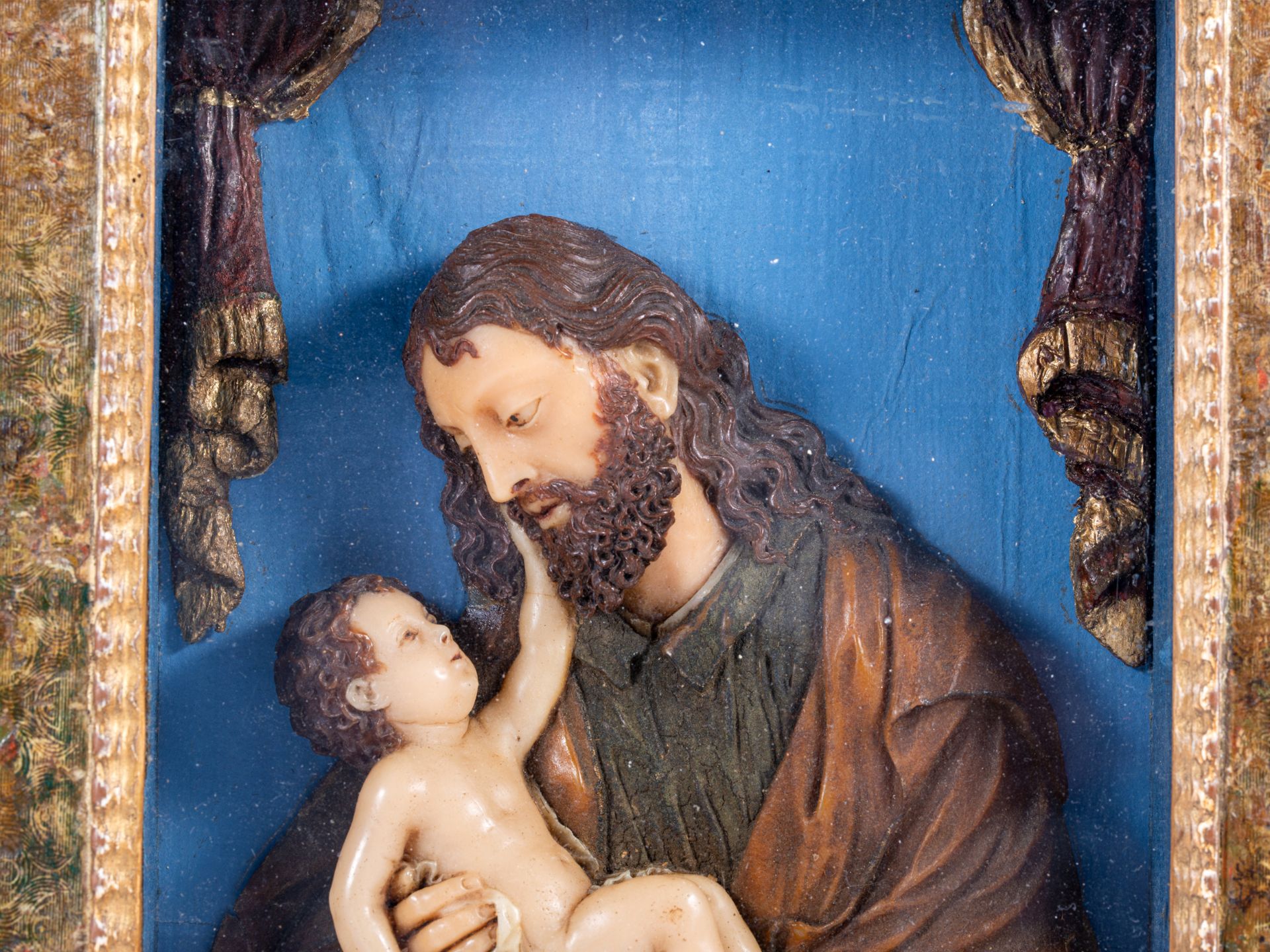 High quality wax bossing, Joseph with the child, South German - Image 3 of 8