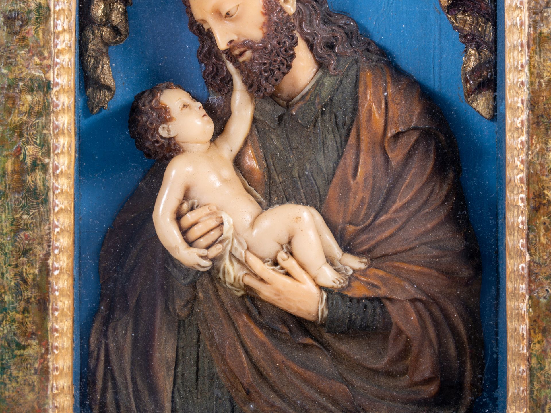 High quality wax bossing, Joseph with the child, South German - Image 6 of 8