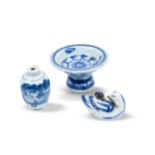 Konvolut 3 Gefäße, China, Blauweißes Porzellan