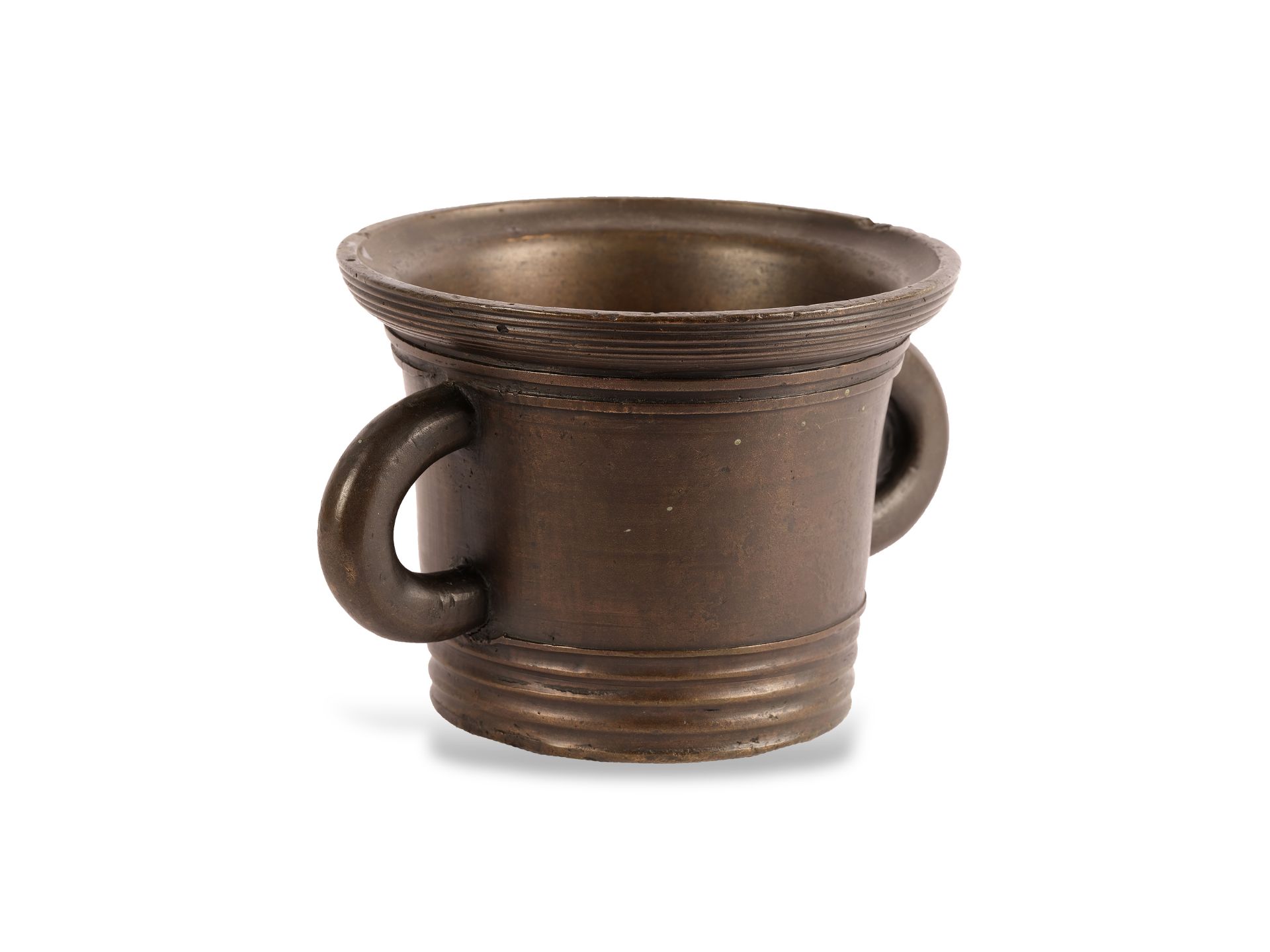 Mortar with linear decor & round handle, 16th/17th century, Cast bronze - Image 2 of 2