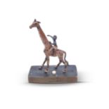 Tischglocke in Form einer Giraffe, Wiener Bronze, Um 1900