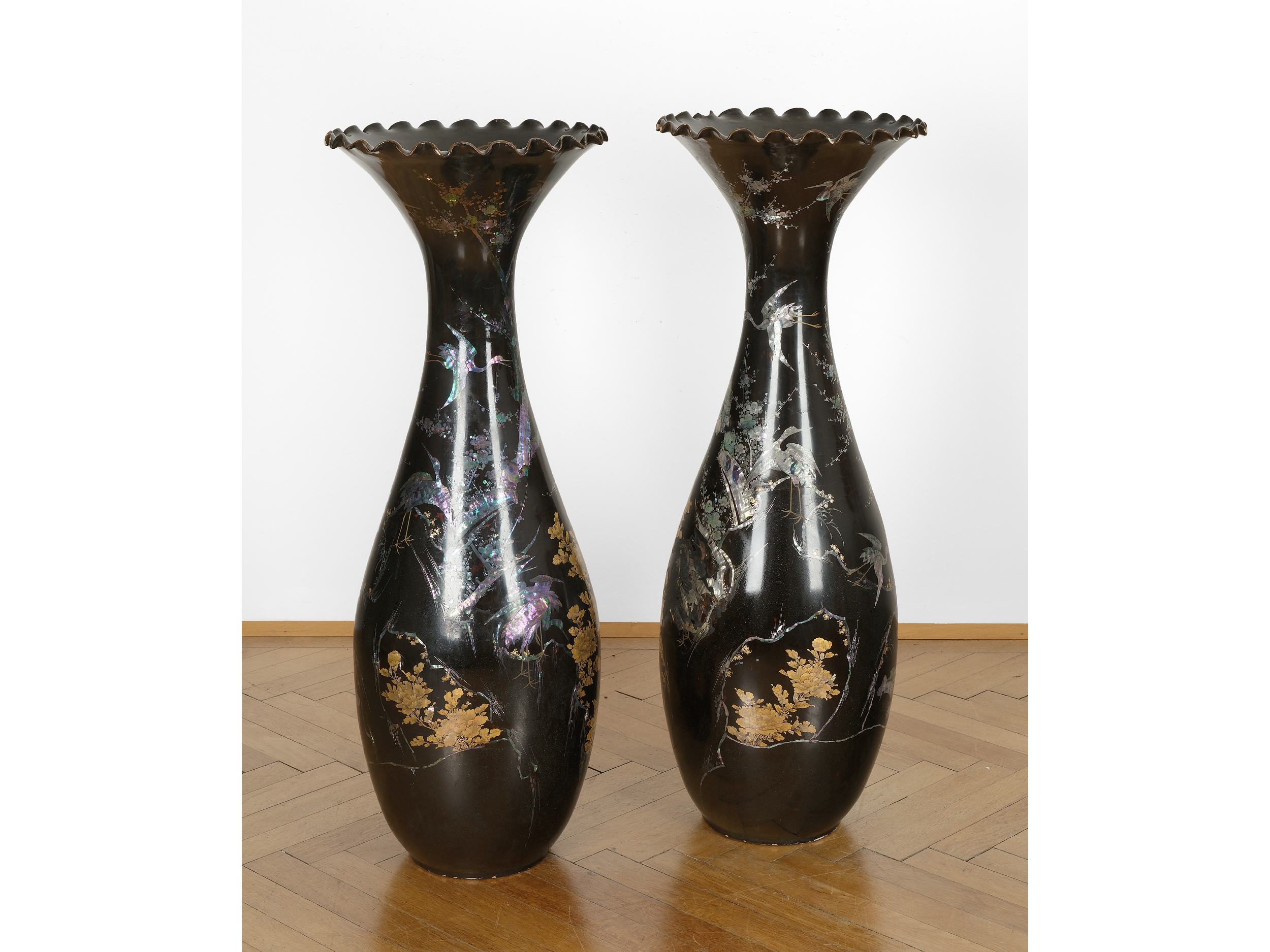 2 large vases, China/Japan?, Ceramic with mother-of-pearl inlays
