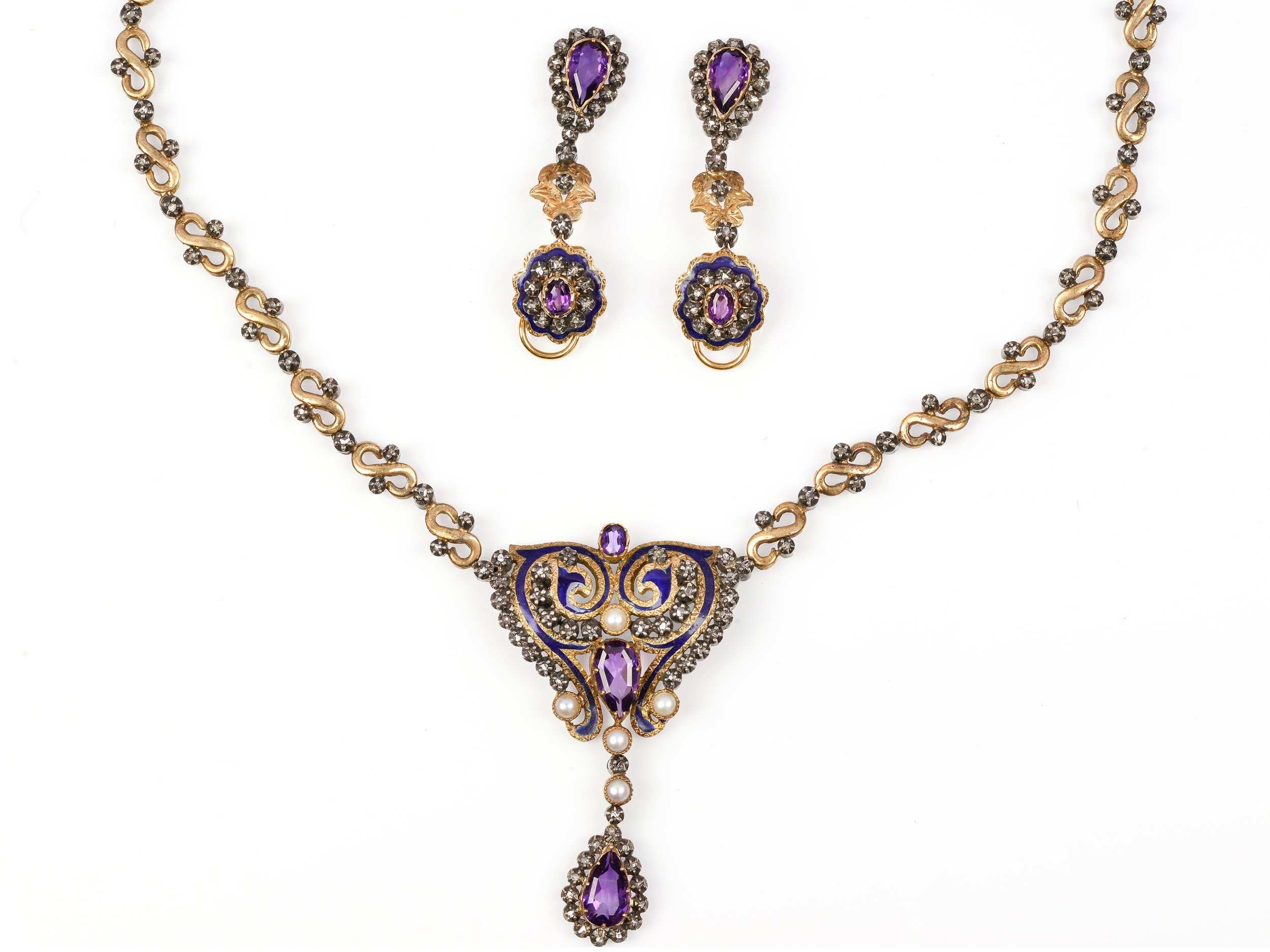 Set: necklace and 1 pair of earrings, England, Mid-19th century