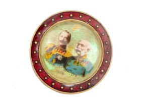 Brosche mit Kaiser Franz Joseph und Wilhelm, Silber vergoldet mit Emaille, Emaille beschädigt