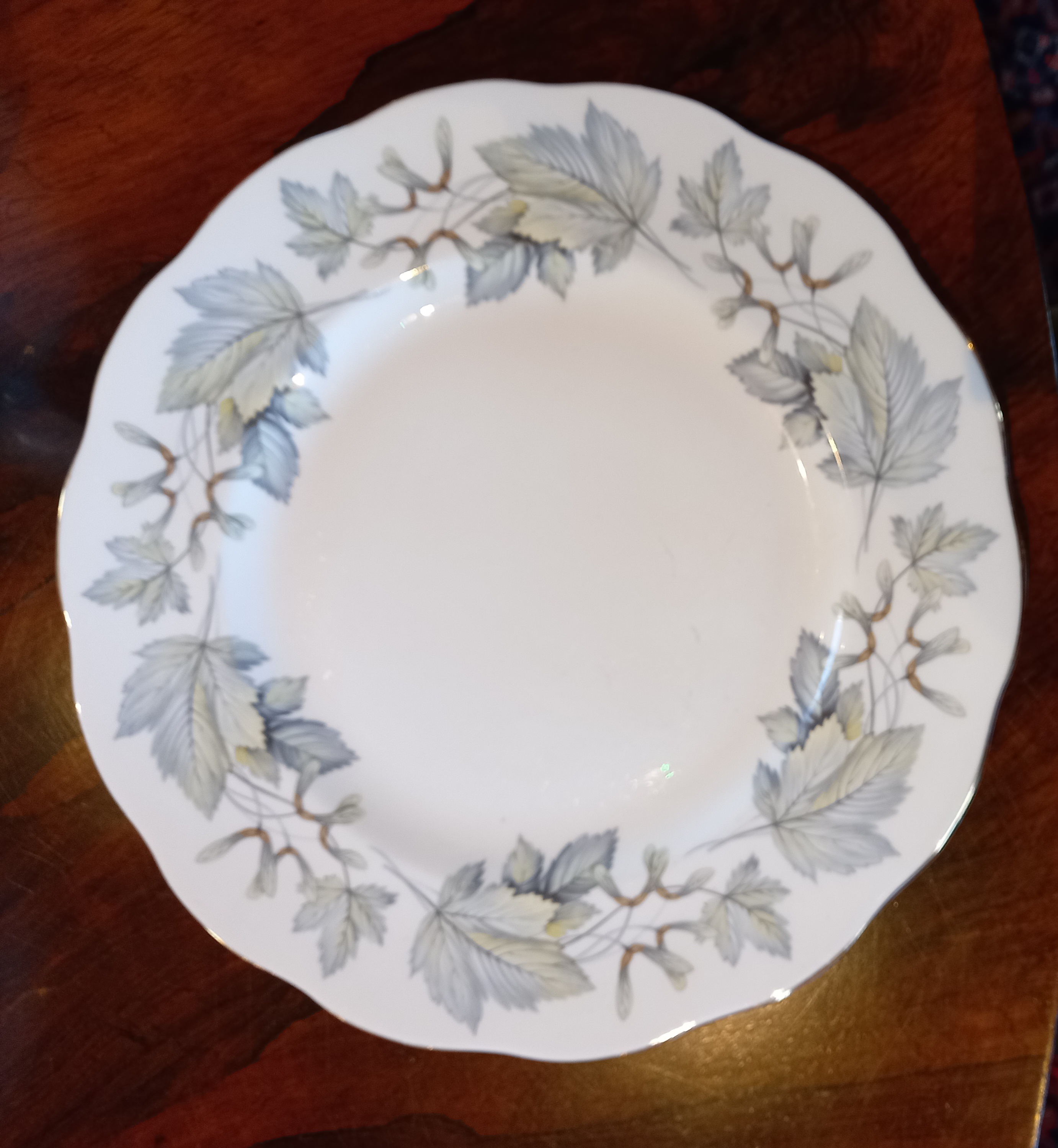 A Royal Albert part dinner service in the "Silver Maple" pattern, comprising: six soup bowls and - Image 3 of 5