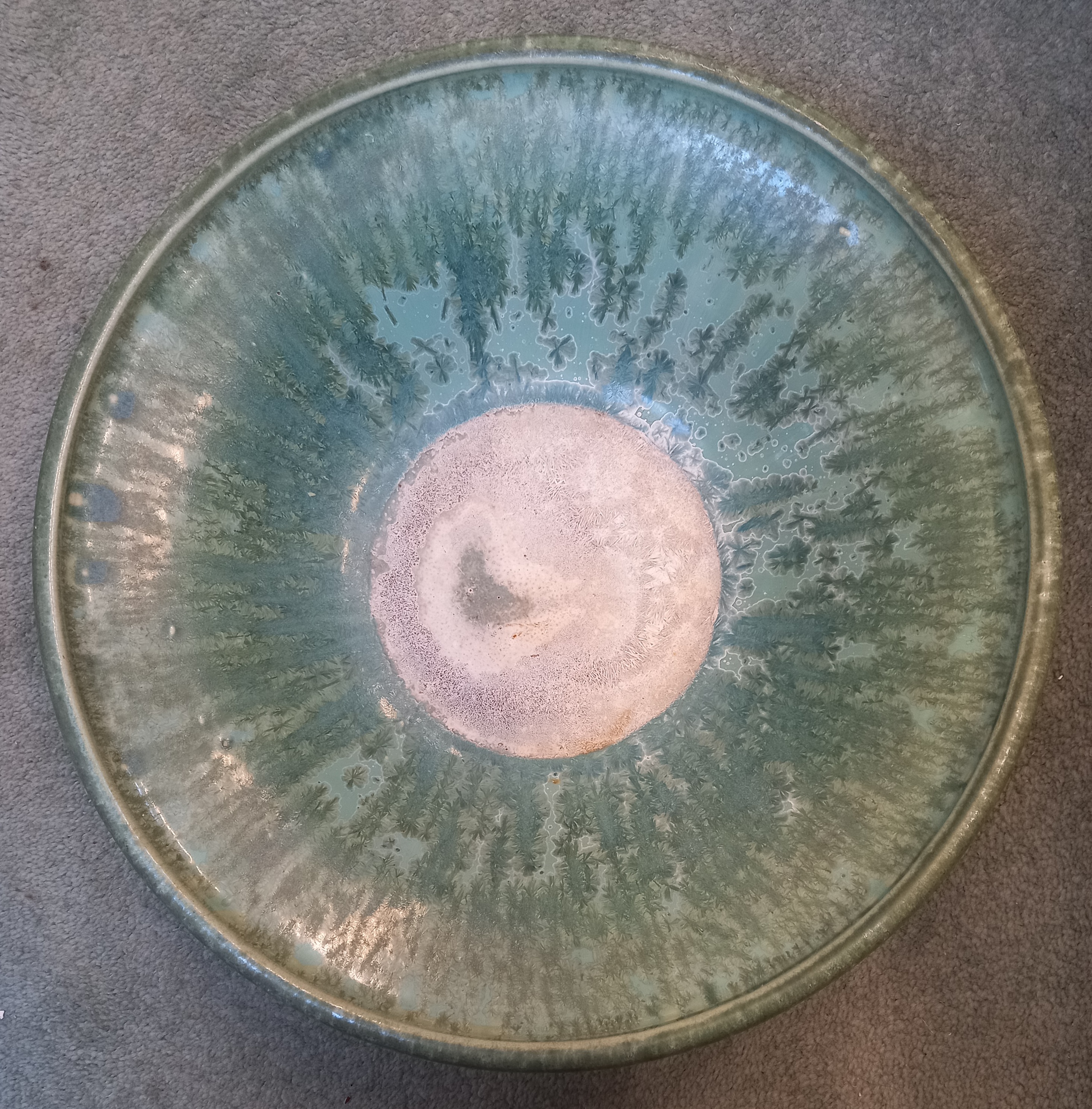 A studio pottery bowl, 20th century, of shallow flared form with rolled rim, the celadon green - Image 5 of 8