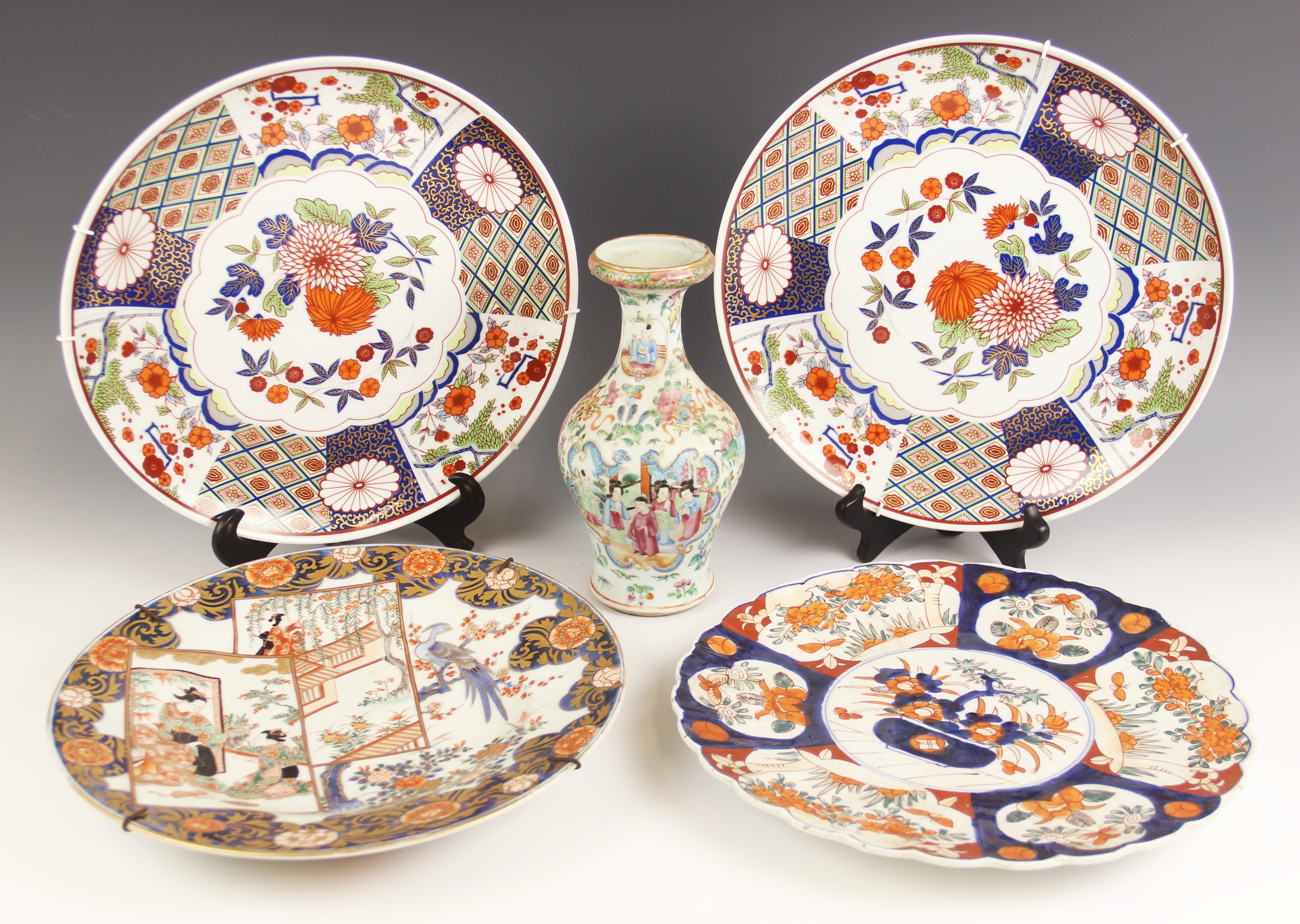 A Japanese Imari porcelain charger, 19th century, of circular form and decorated in the Aesthetic