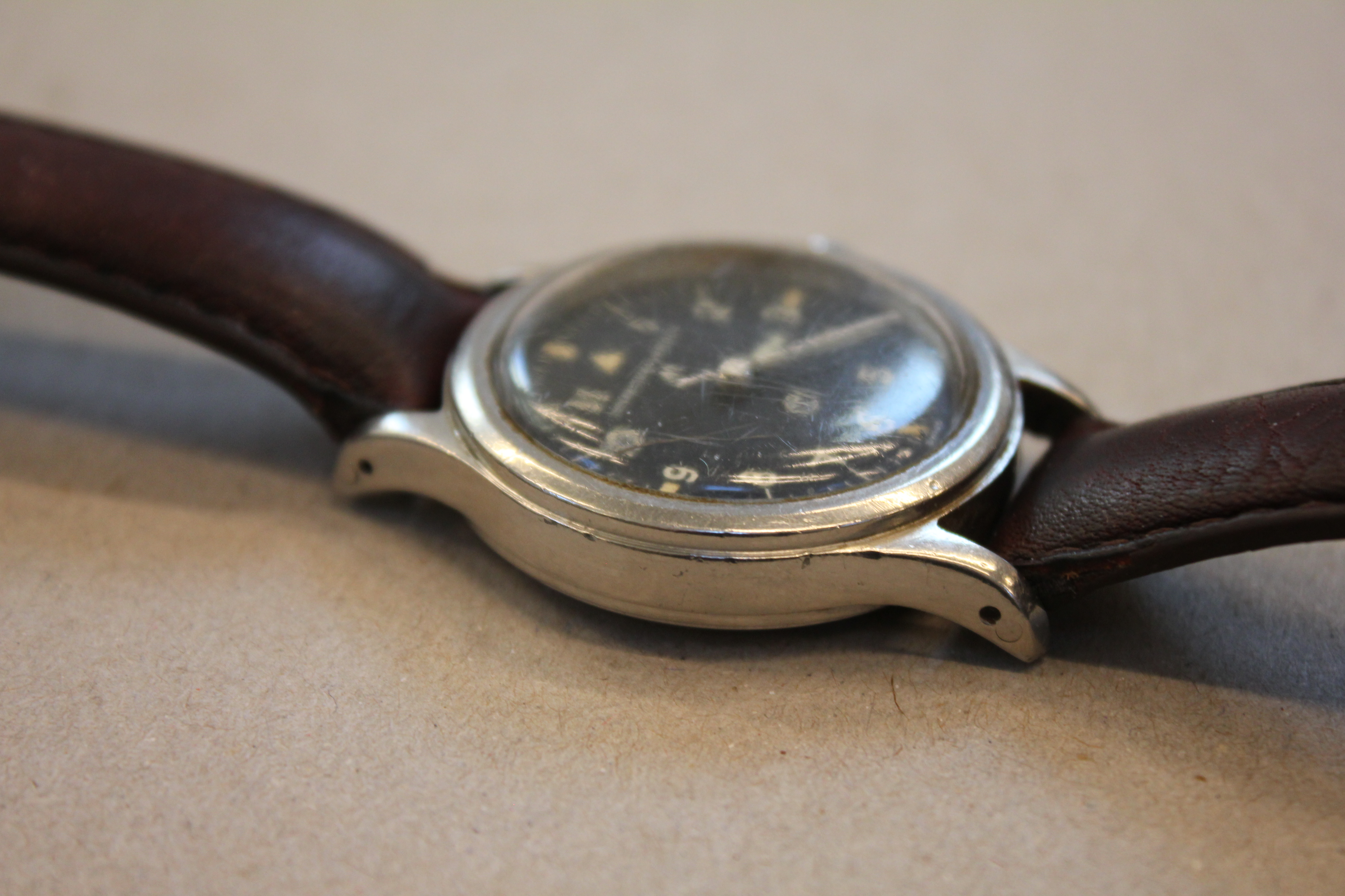 An International Watch Company (IWC) Military issue RAF Mark XI wristwatch, ref 6B/346, case - Image 6 of 11