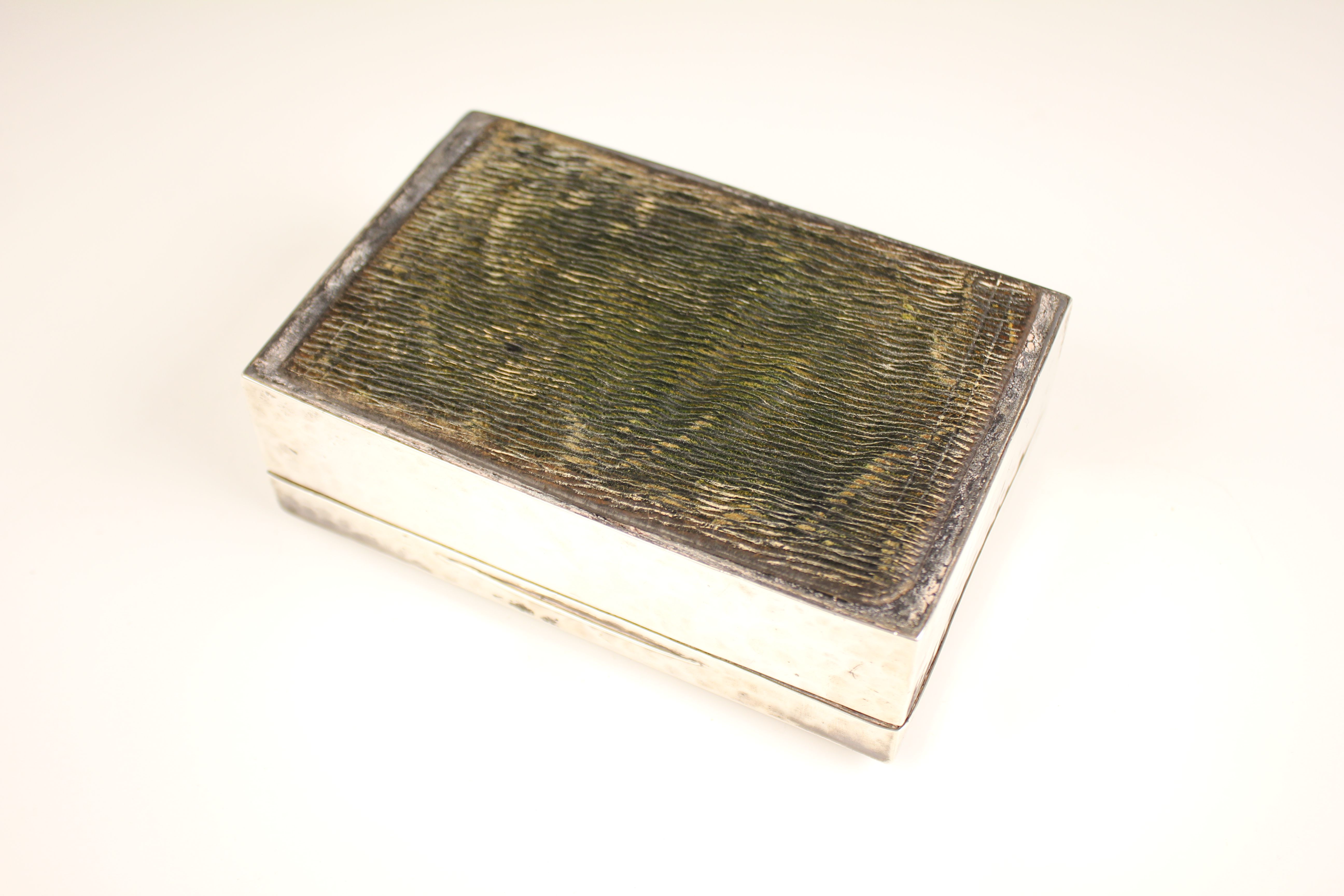 An Edwardian silver mounted cigarette box, Mappin & Webb, London 1906, of rectangular form with - Image 14 of 16