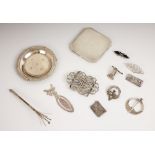 A selection of silver accessories, to include a silver compact, Crisford & Norris, Birmingham