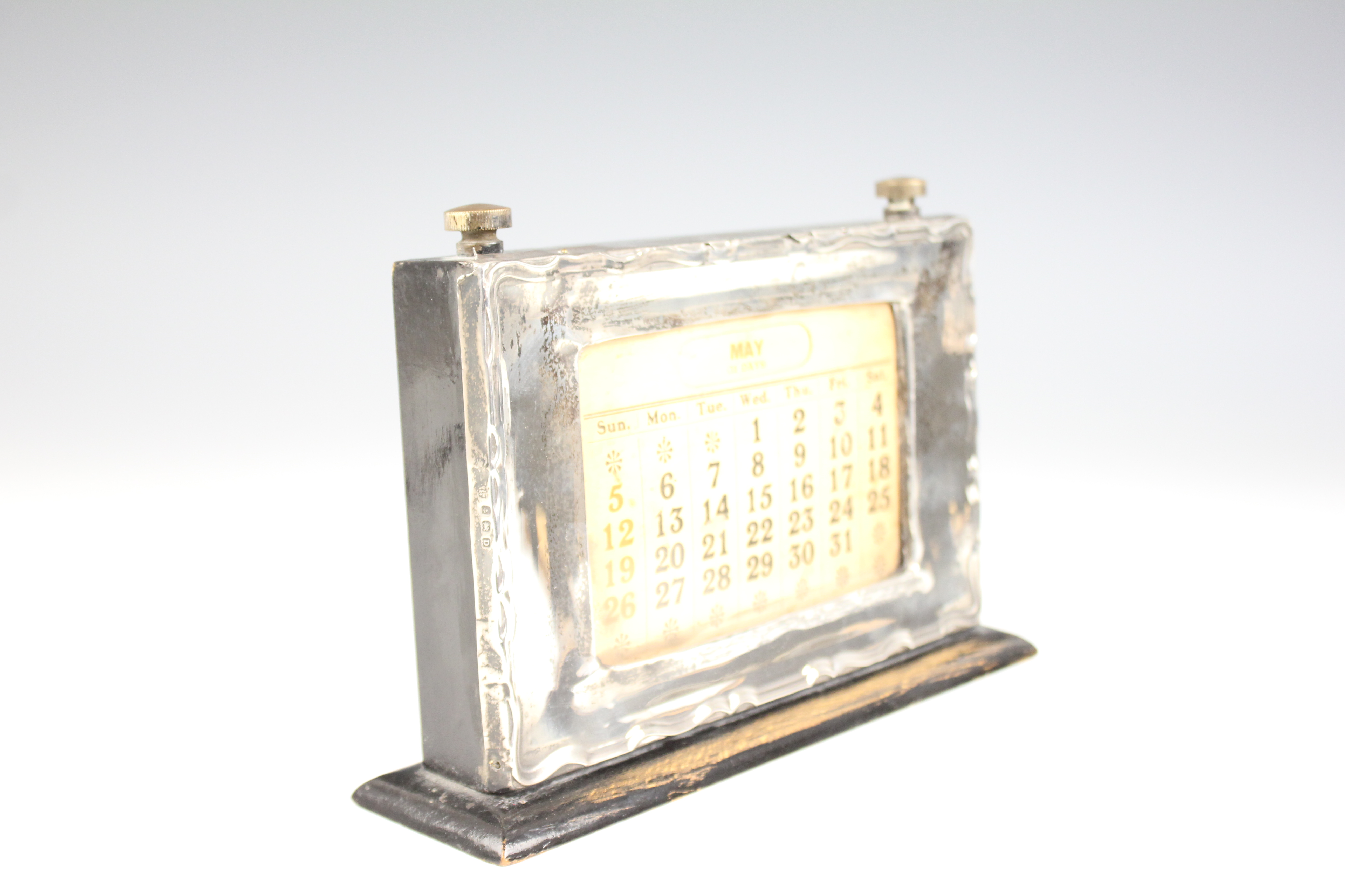 An Edwardian silver mounted cigarette box, Mappin & Webb, London 1906, of rectangular form with - Image 3 of 16