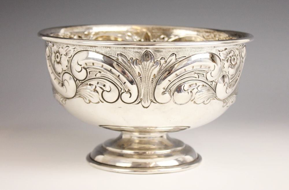 A George V silver rose bowl, Mappin & Webb, Sheffield 1914, of circular form on pedestal foot, - Image 2 of 4