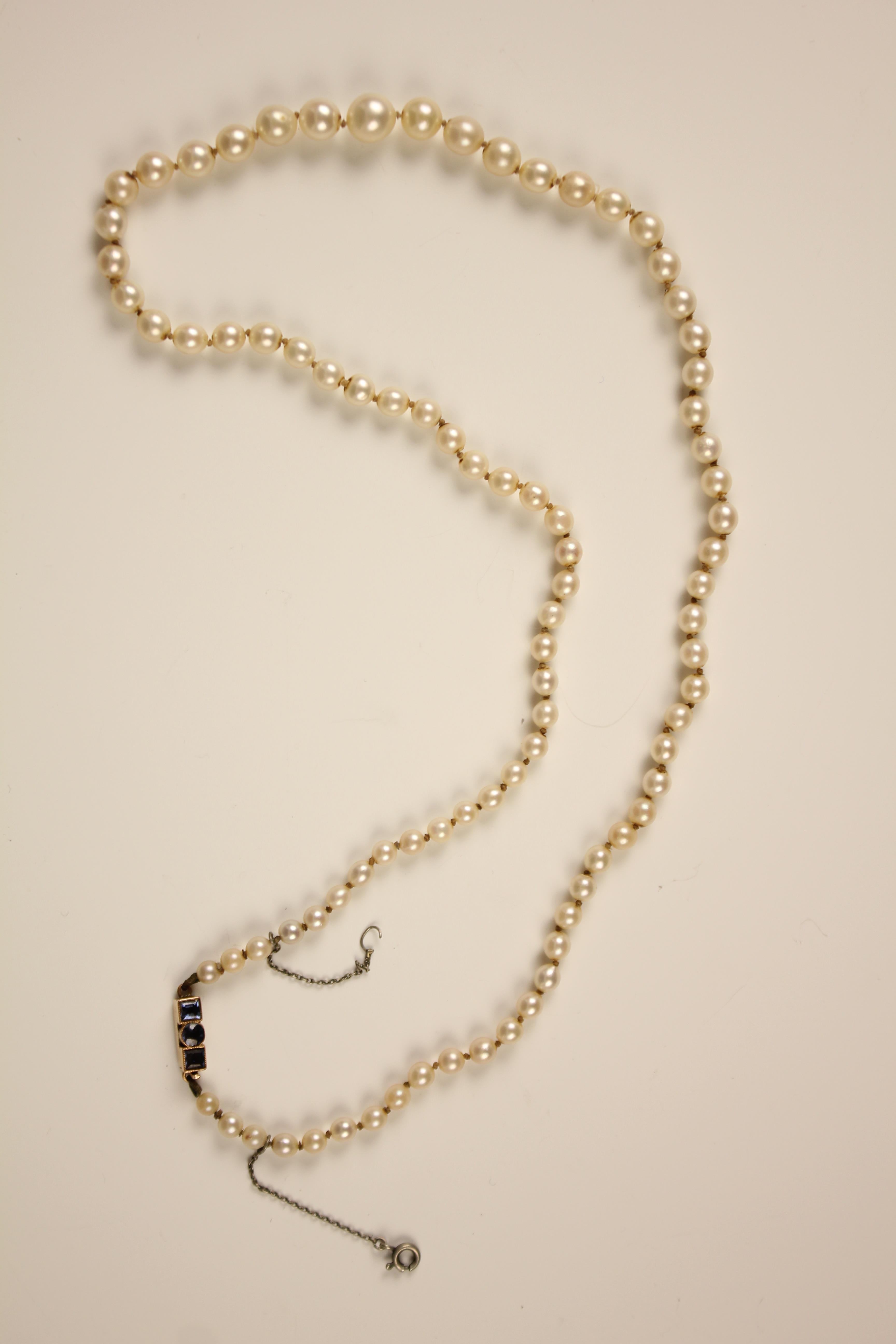 An early 20th century cultured pearl necklace, designed as a single row of round cultured pearls, - Image 4 of 12