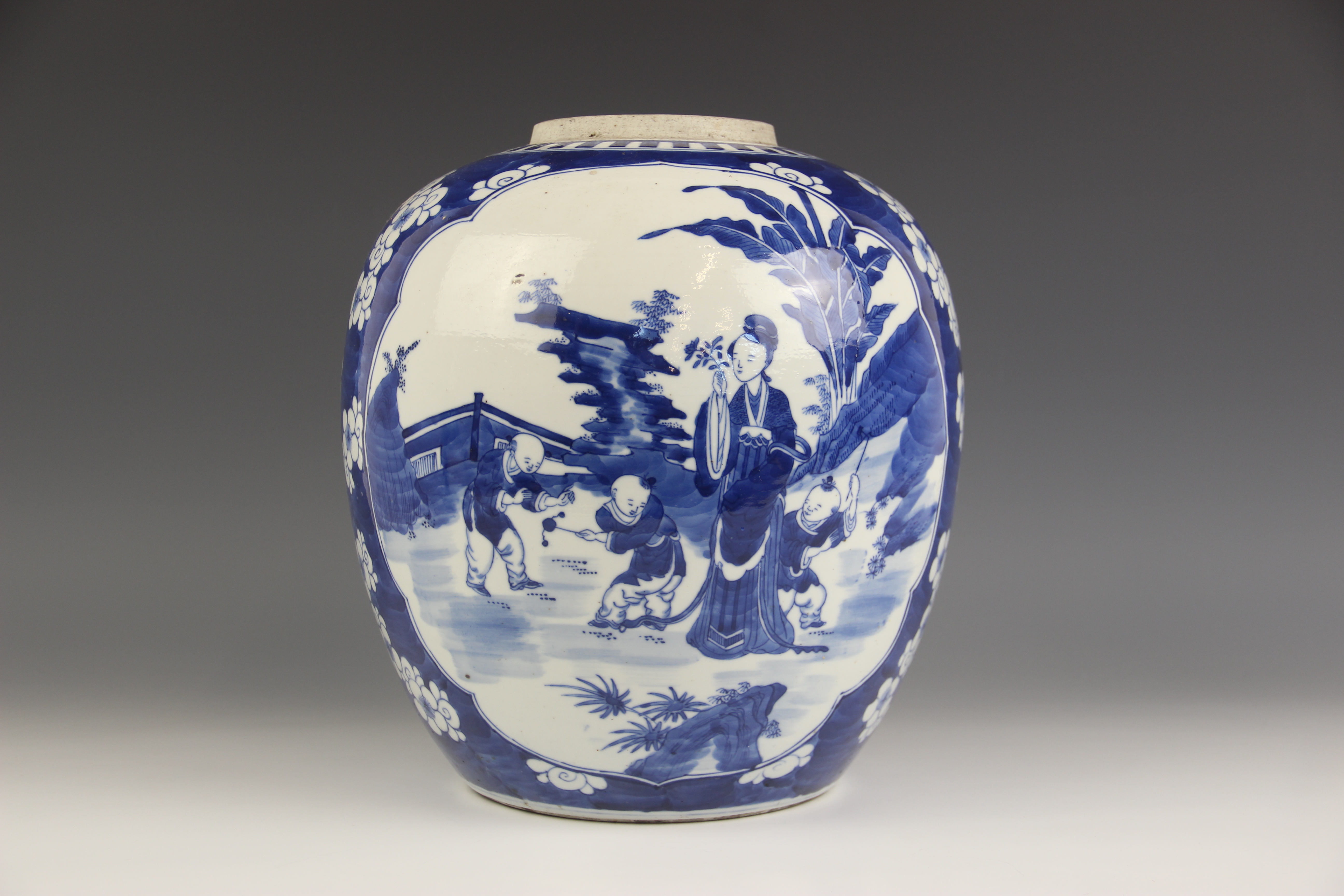 A large Chinese porcelain blue and white ginger jar, 19th century, decorated with two reserves - Image 3 of 6