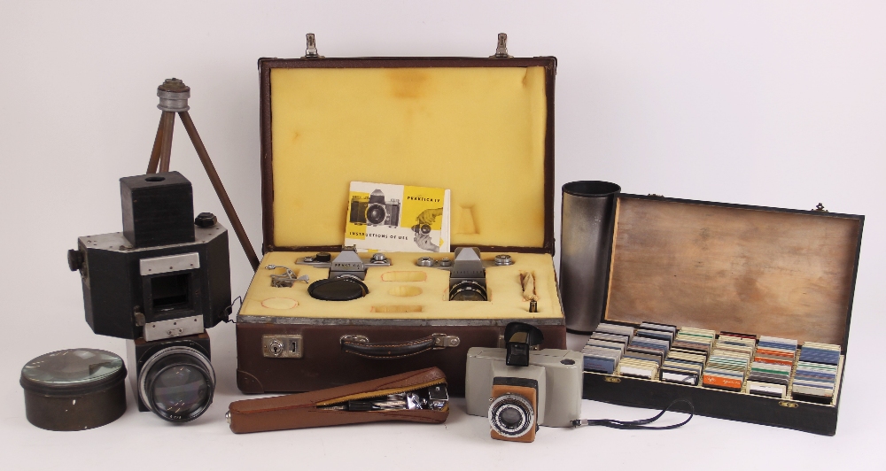 An extensive collection of vintage cameras and photographic equipment, to include a Praktica L SLR - Image 2 of 2