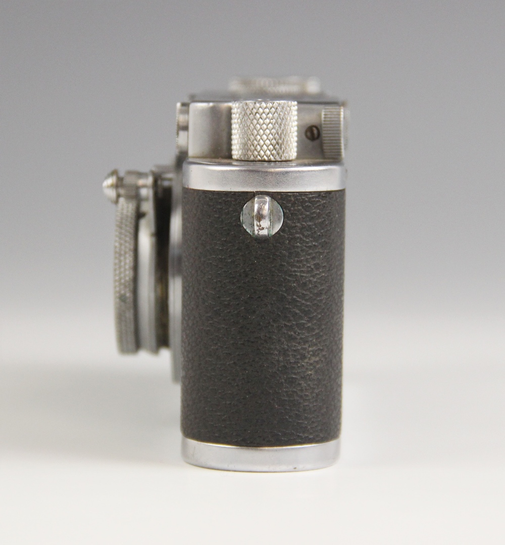 An early Ernst Leitz Wetzlar Leica III Rangefinder camera in chrome finish, serial number 116886, - Image 4 of 7