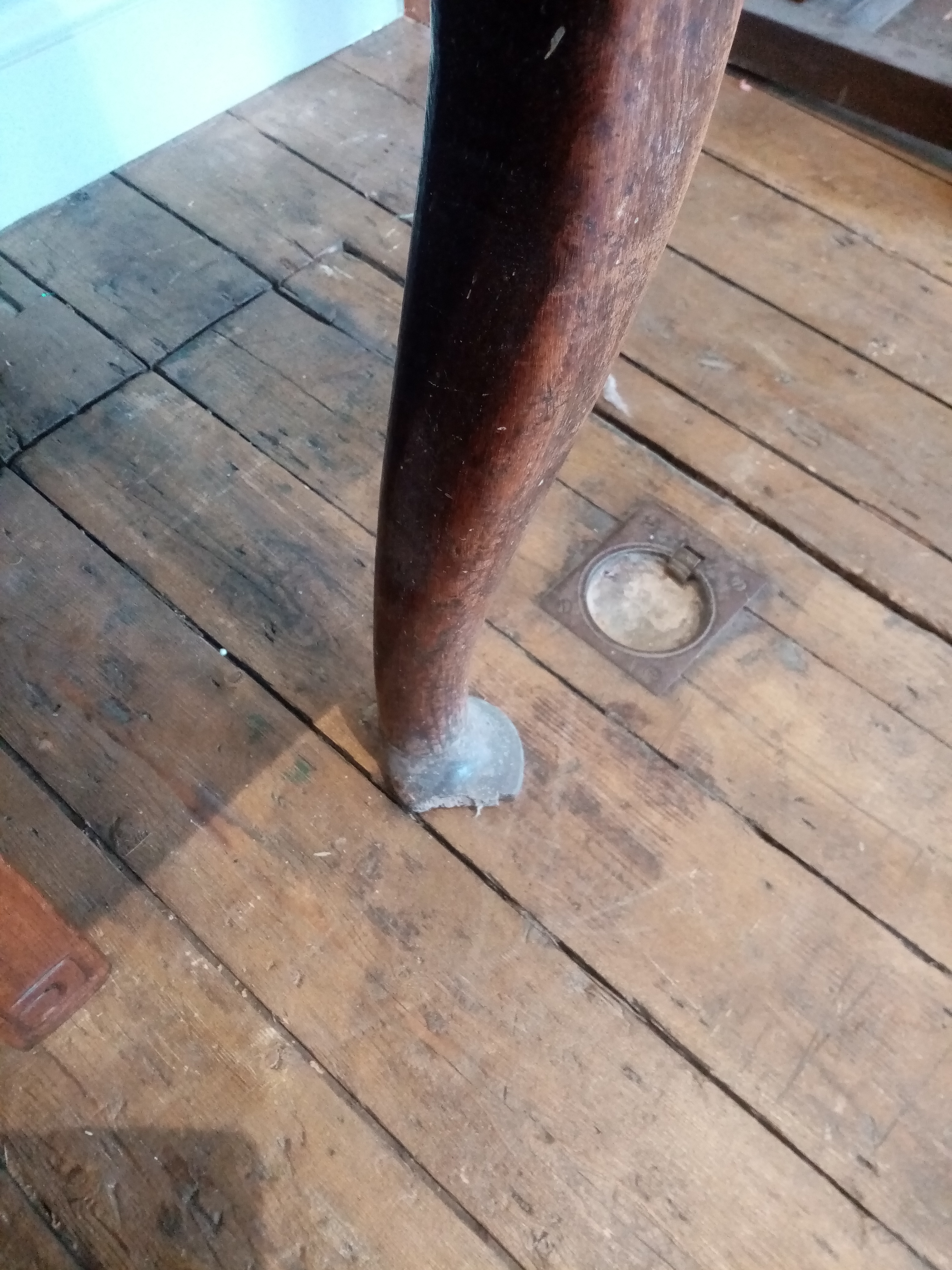 A George III oak dresser base, the rectangular moulded three plank top above three lip moulded - Image 15 of 15