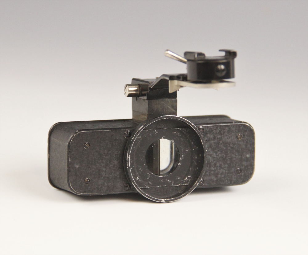 An early E Leitz Wetzlar "Stereoly" attachment for the Leica I camera, serial number 657, probably - Image 2 of 2