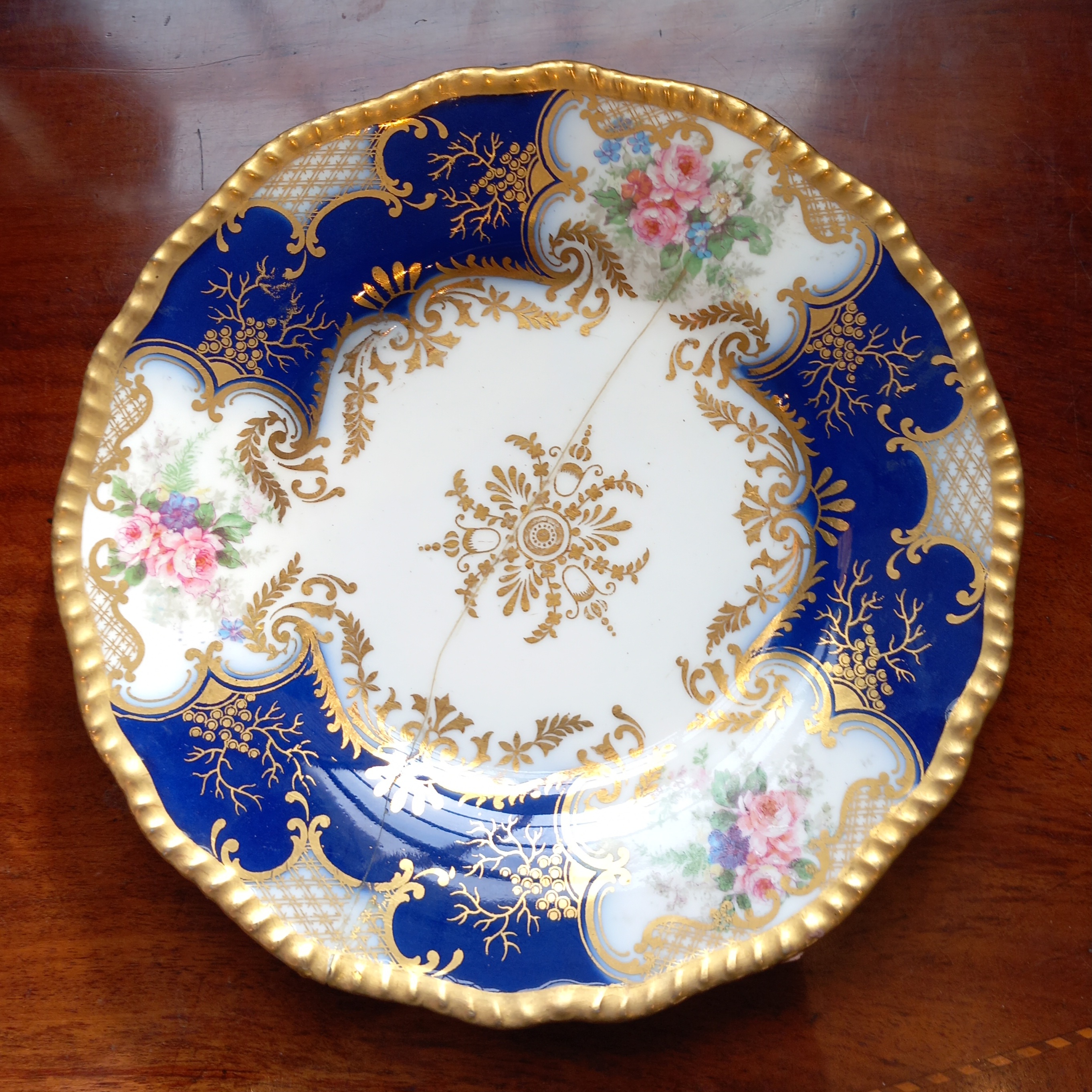 A large collection of Coalport cobalt blue batwing decorated tea and coffee wares, comprising: two - Image 9 of 9