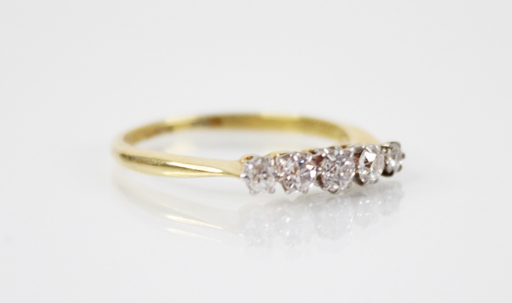 A diamond five stone ring, comprising five graduated round old cut diamonds, measuring between 2.5mm - Image 3 of 4