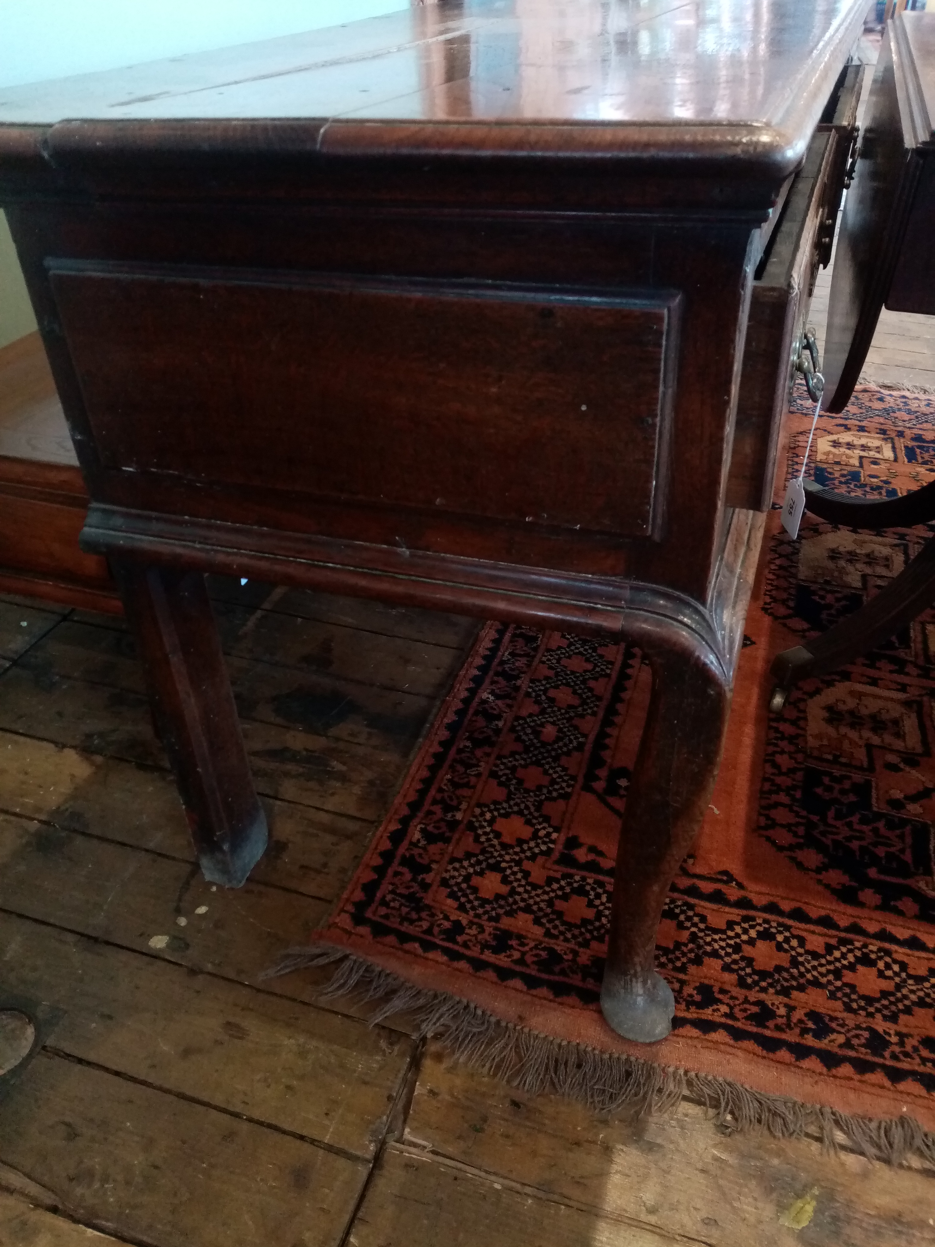 A George III oak dresser base, the rectangular moulded three plank top above three lip moulded - Image 8 of 15