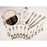 A cased set of George V silver bead pattern teaspoons, Joseph Rodgers & Sons, Sheffield 1928, 11cm