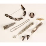 A selection of jewellery and silver items, including a white metal box link chain, the lobster clasp