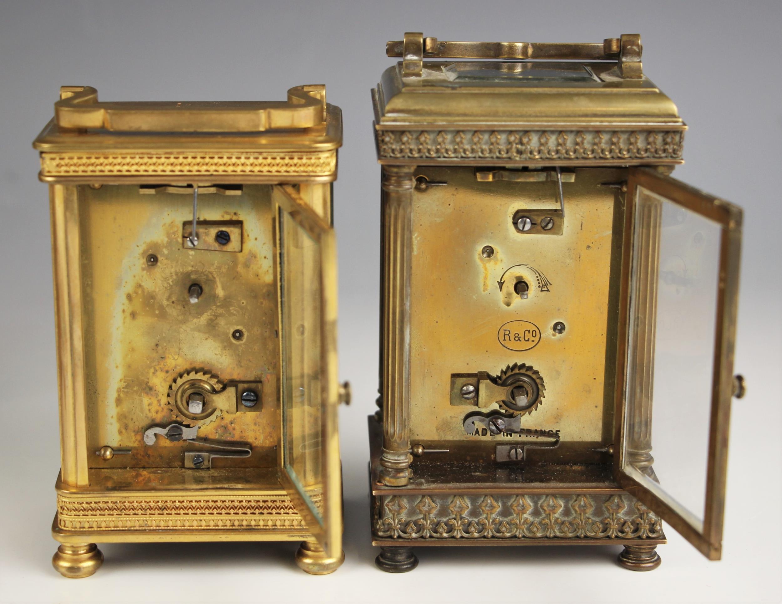 A French brass cased carriage timepiece, early 20th century, the case with fluted columns flanking - Image 2 of 2