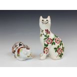 A Griselda Hill Pottery Wemyss cat, 21st century, decorated with floral and foliate design,