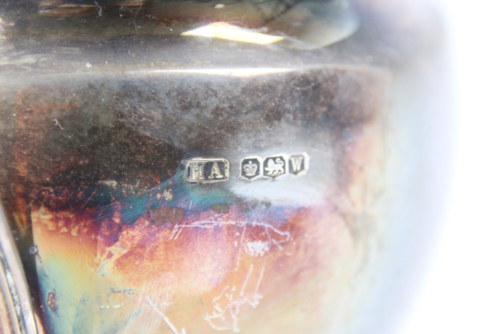 A George VI silver sugar bowl, Atkin Brothers, Sheffield 1939, the groove handles above conforming - Image 2 of 2