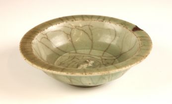 A Chinese Ge-ware celadon glaze shallow bowl, Southern Song Dynasty, with single fish decoration