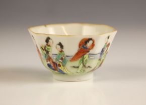 A Chinese porcelain famille rose tea bowl, 19th century, the octagonal shaped bowl externally
