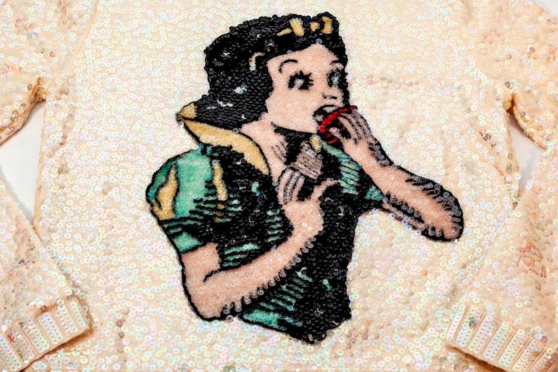 Gucci X Disney Sequin Embellished Snow White Sweater - Image 4 of 9