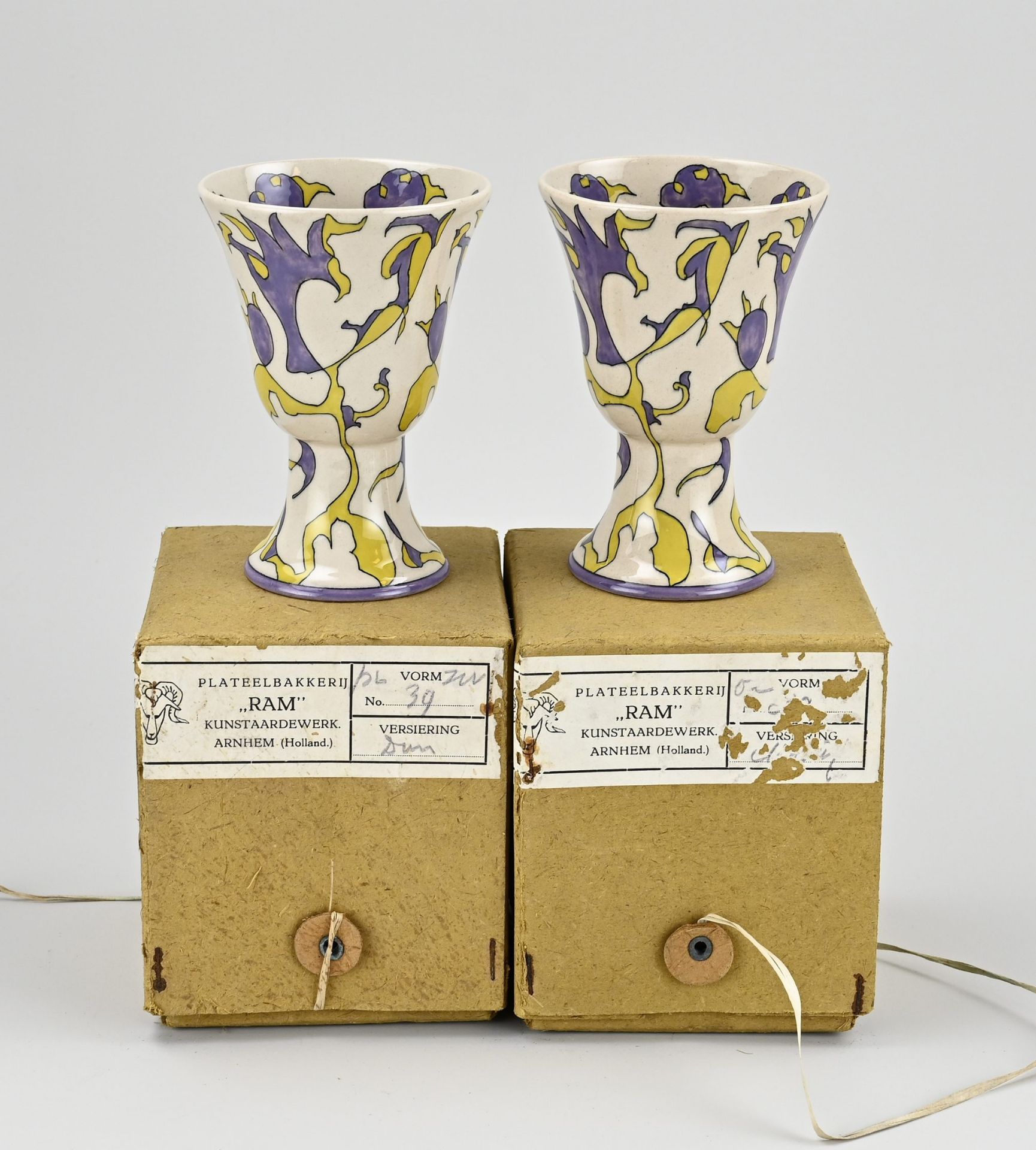 2x Colenbrander/Ram vase 'Hol'