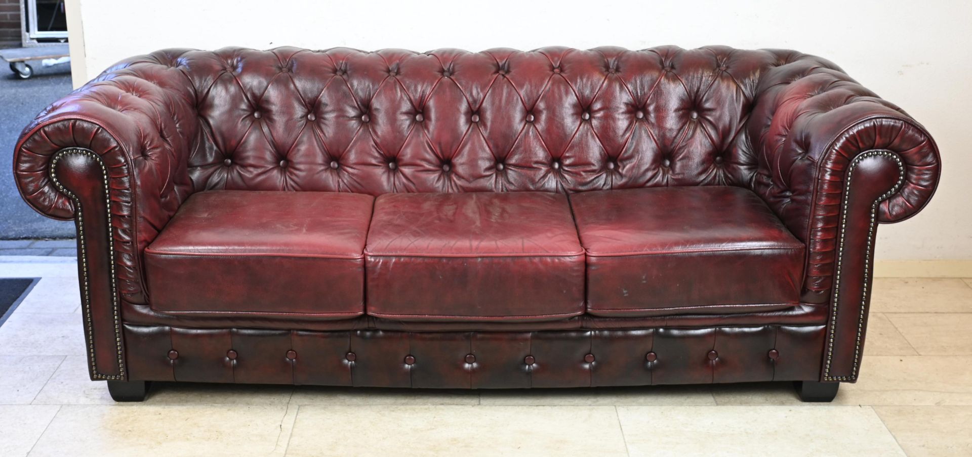 3-seater Chesterfield sofa