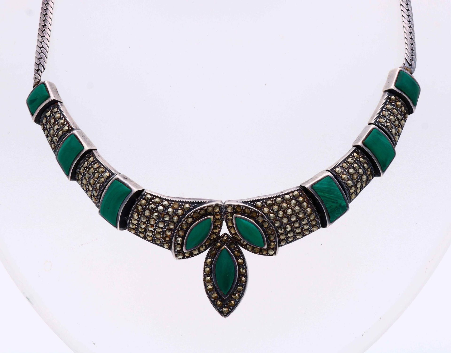 Silver necklace with malachite