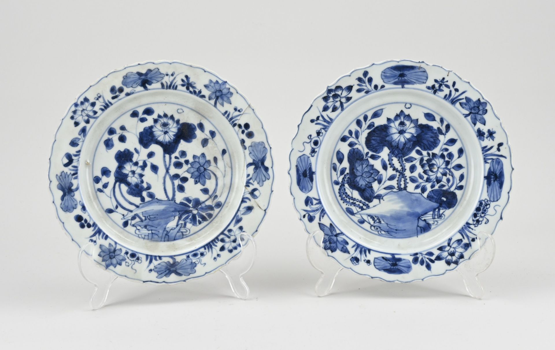 Two Chinese plates Ø 20.4 cm.