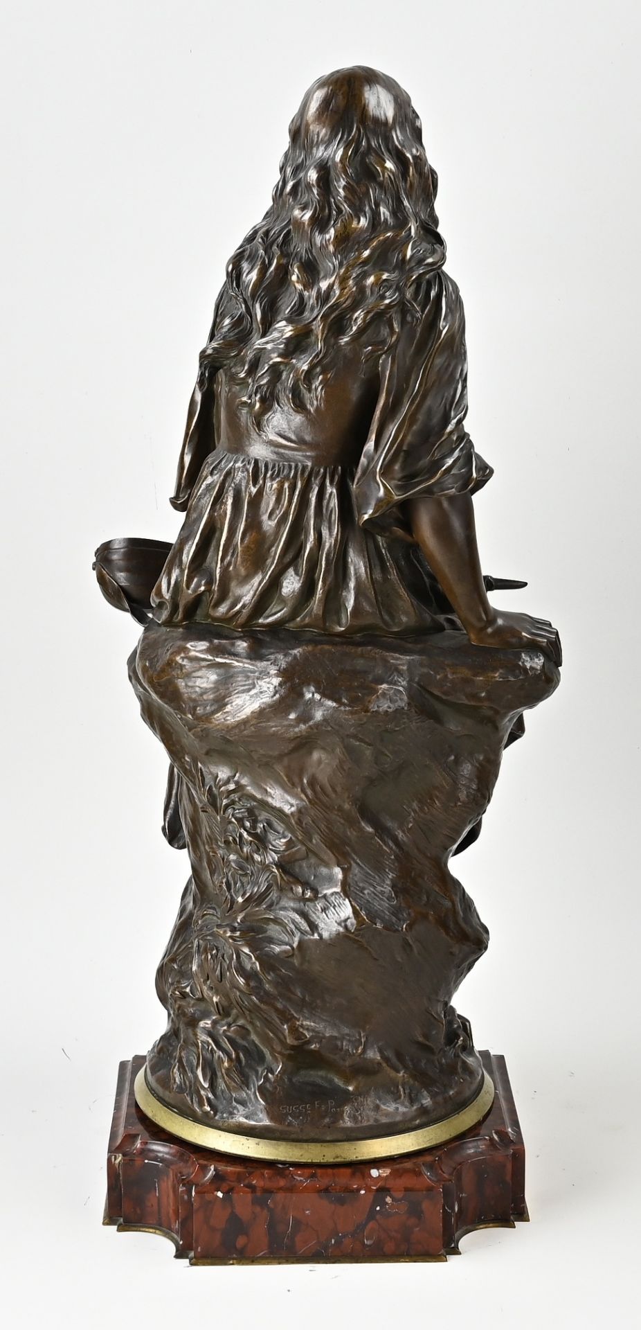 French bronze sculpture, Woman with mandolin - Image 2 of 2