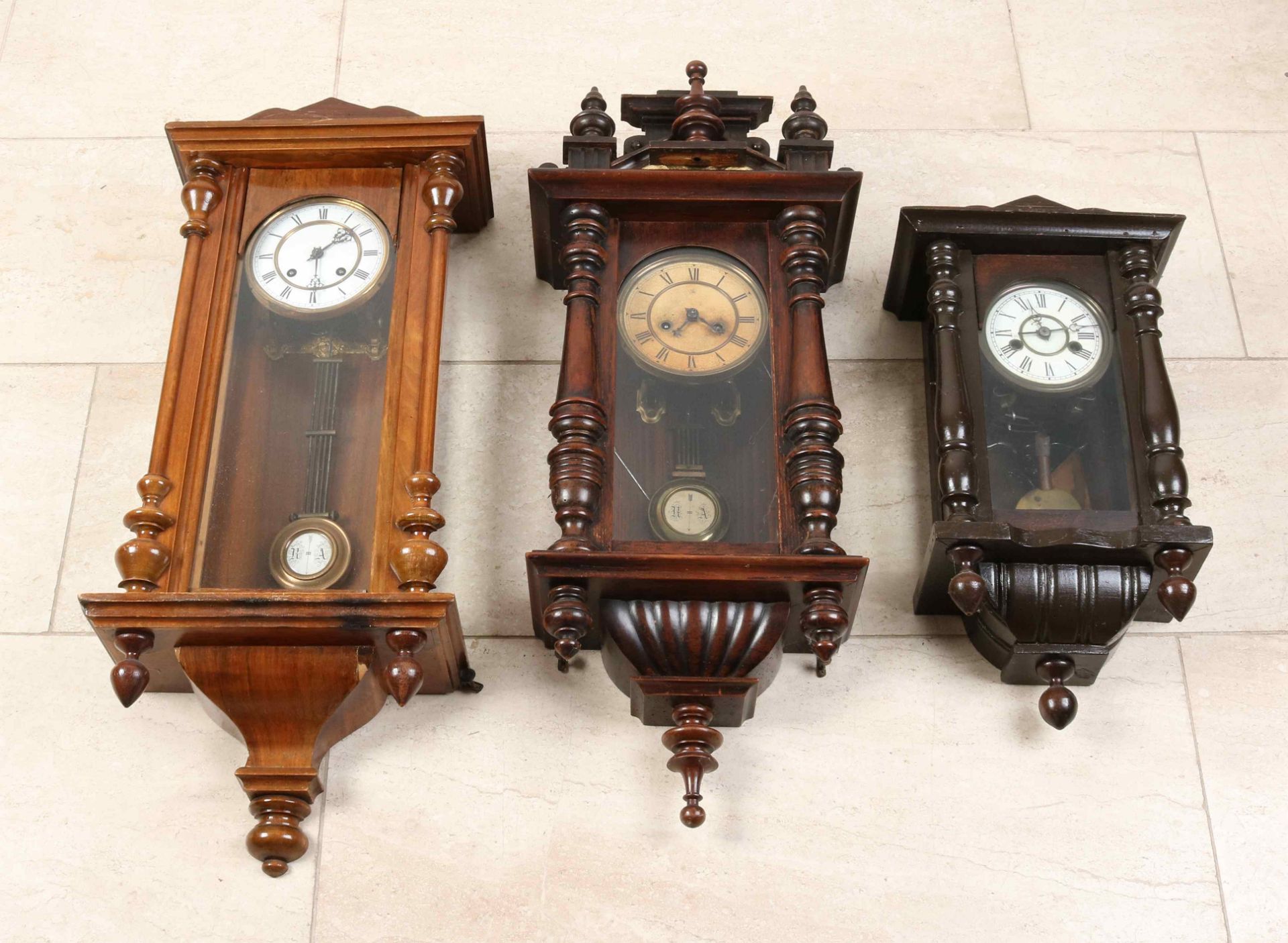 3x Regulator clock