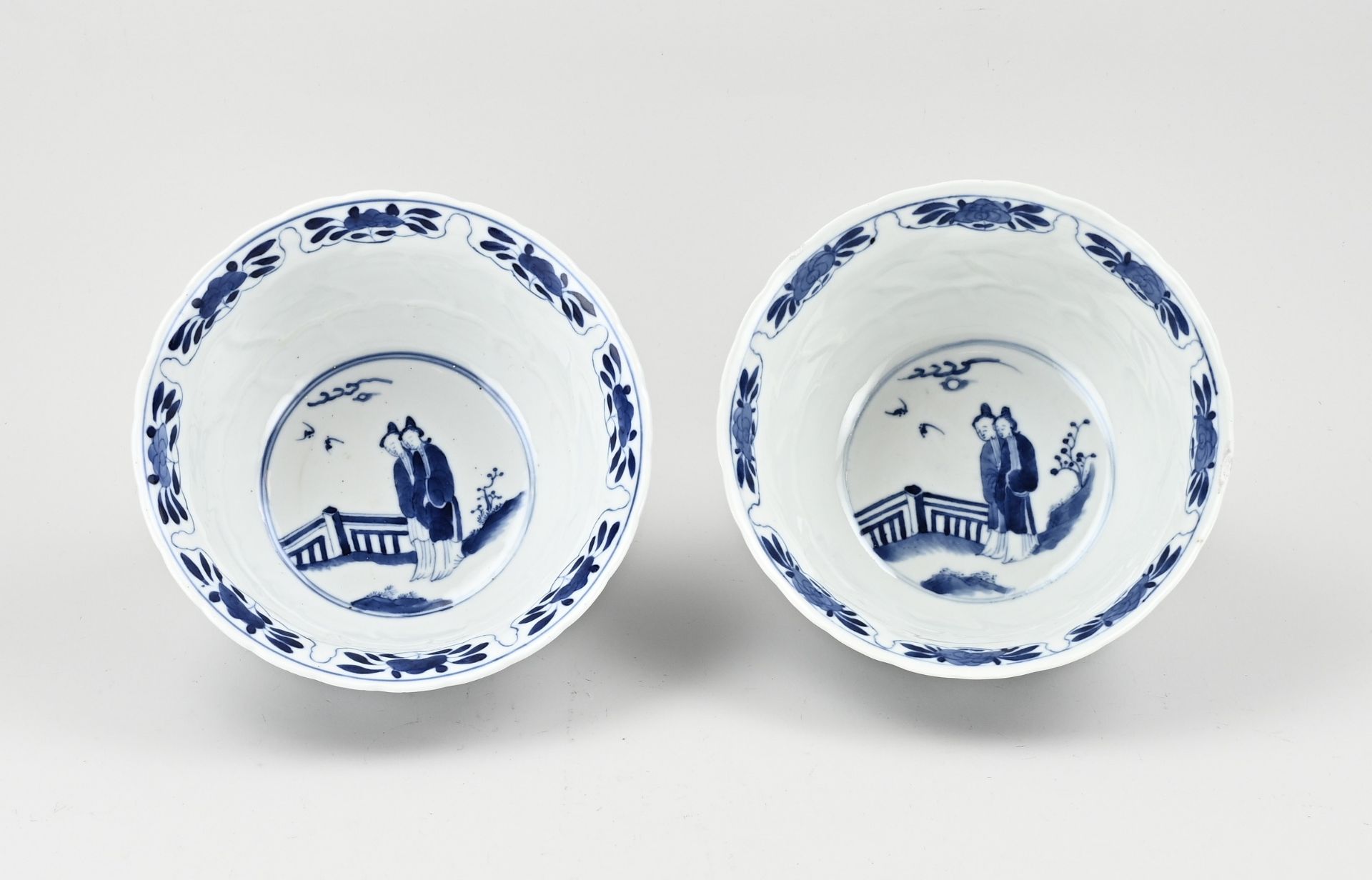 Two Chinese cupboard bowls Ø 21 cm. - Image 2 of 3