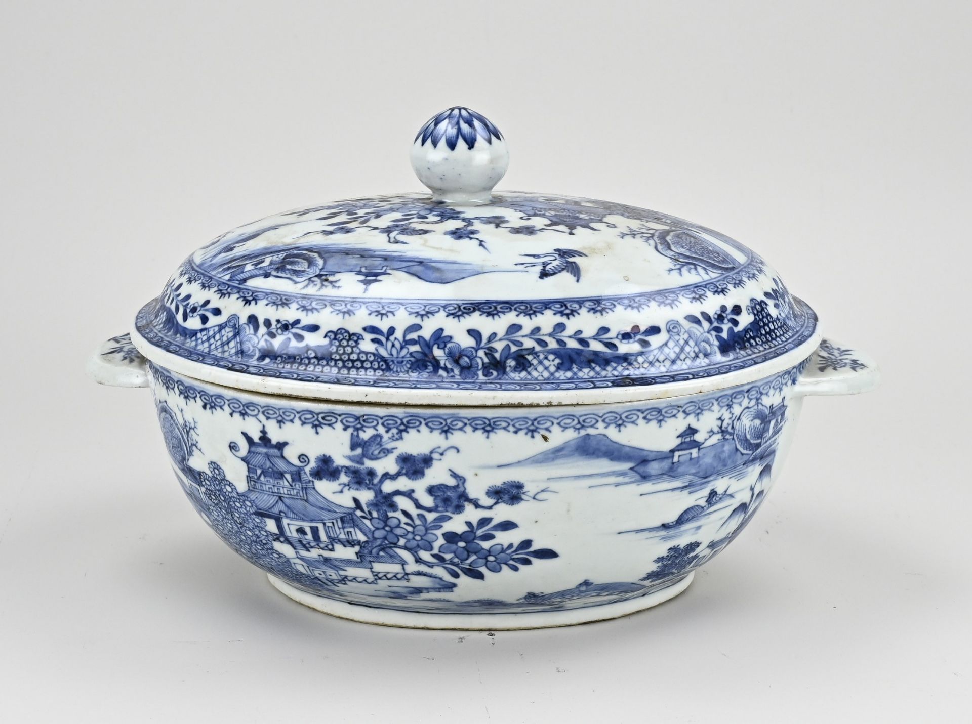 18th century Chinese tureen with lid - Image 2 of 3