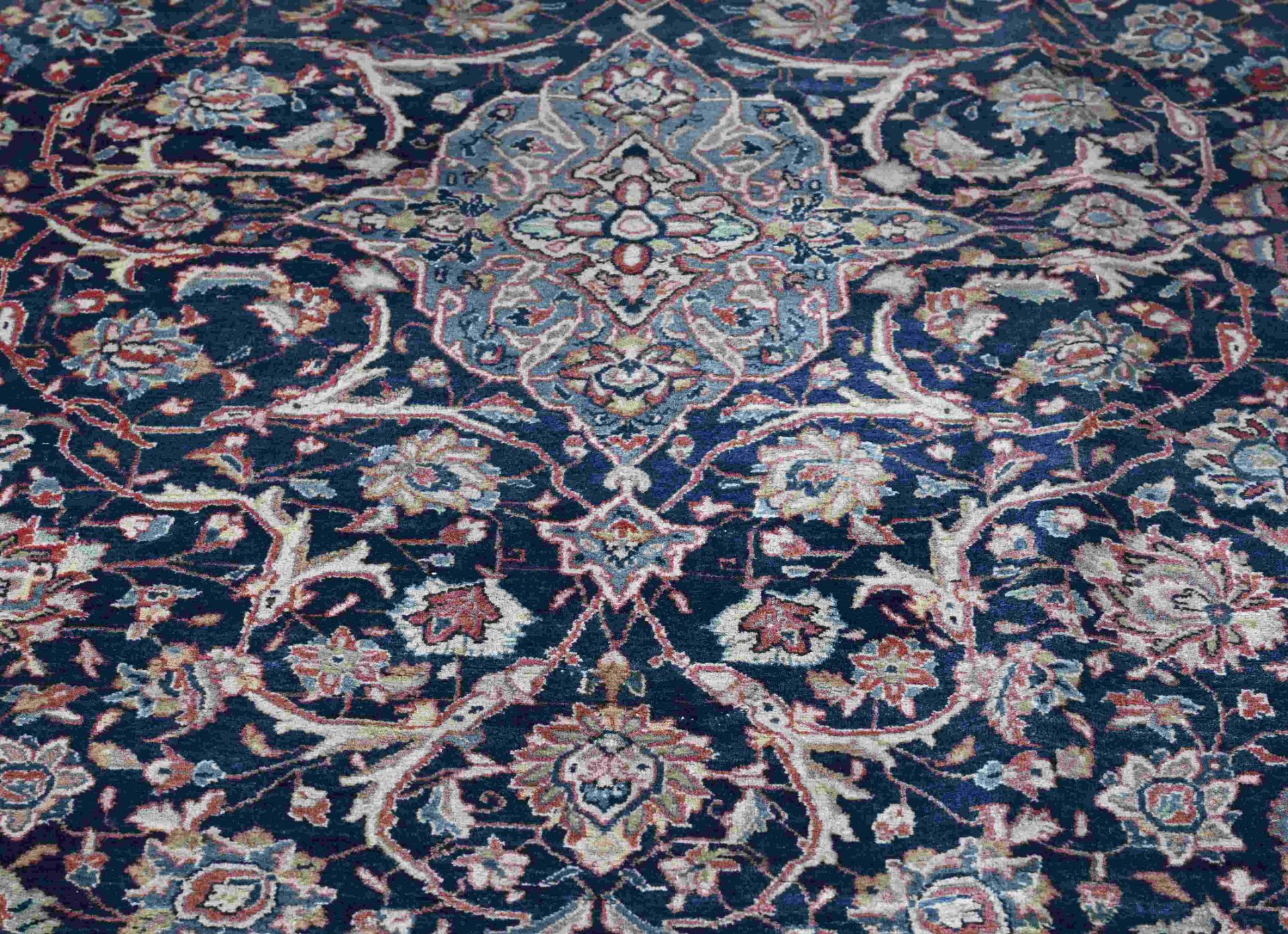 Large Sarouck rug, 314 x 237 cm. - Image 2 of 3