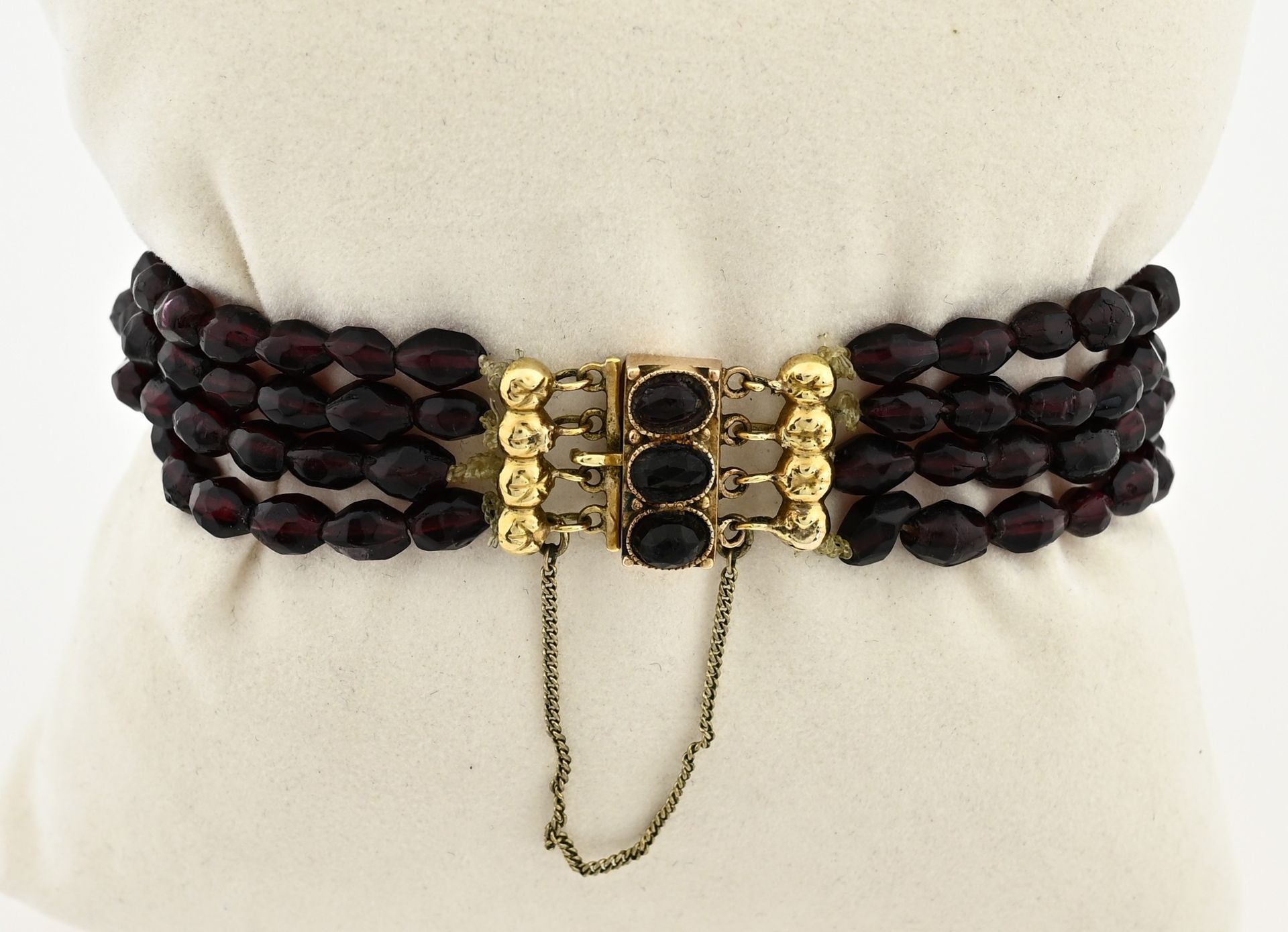 Garnet bracelet with gold clasp