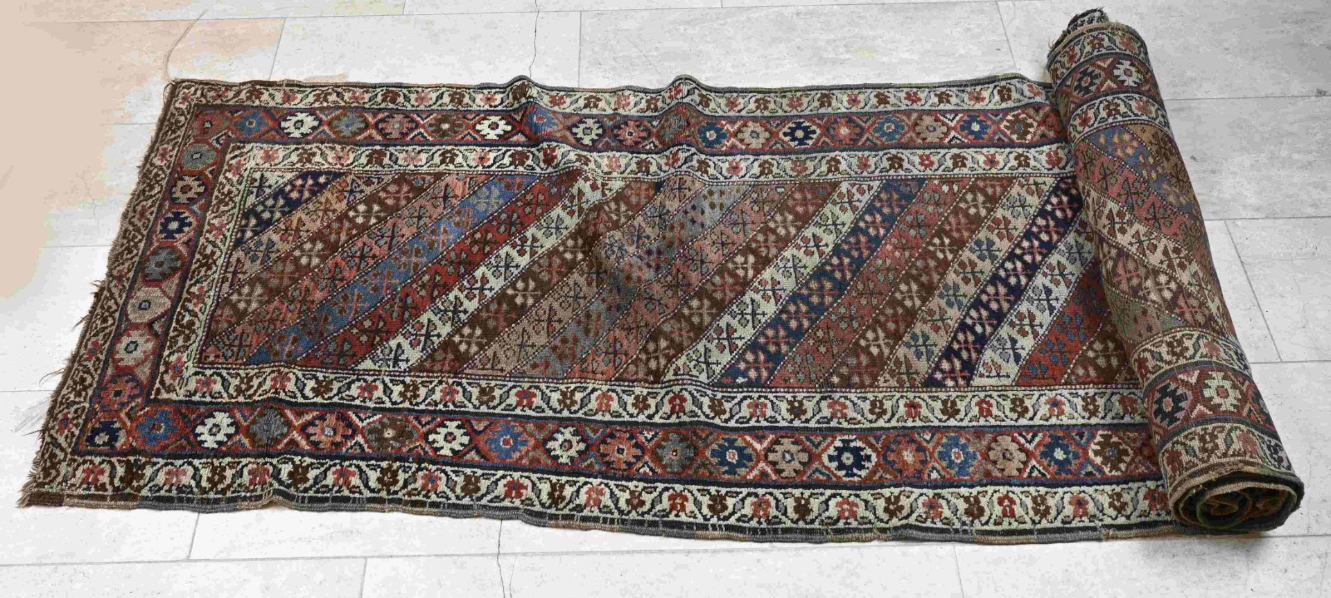 Persian runner, 370 x 98 cm.