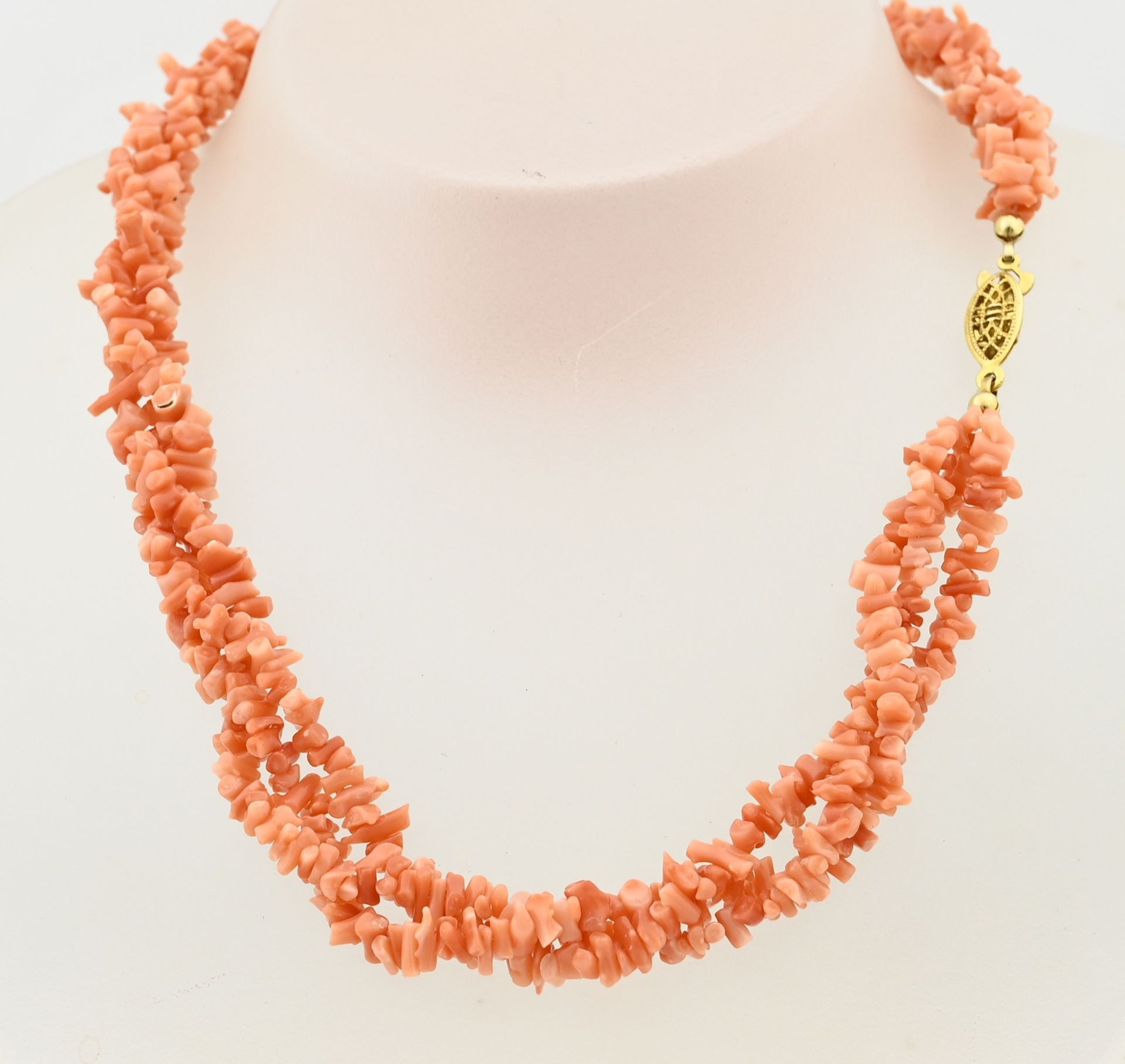 Necklace with pink beads