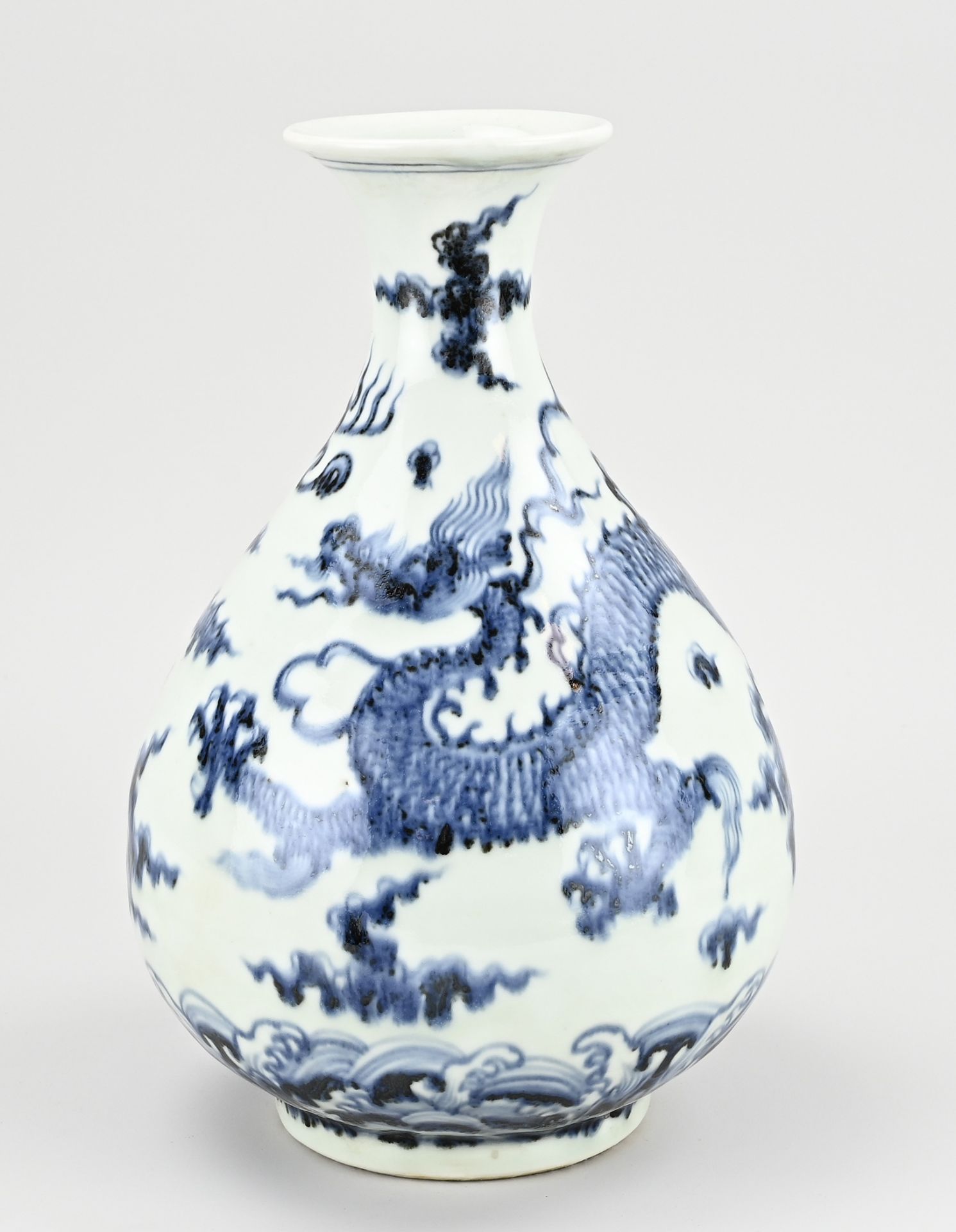 Chinese dragon vase, H 30.5 cm.