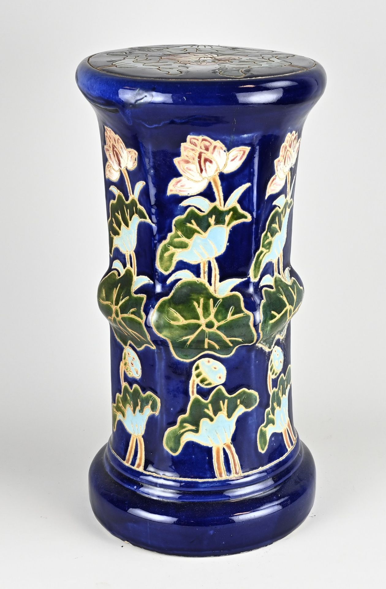 Majolica pedestal, H 52 cm.